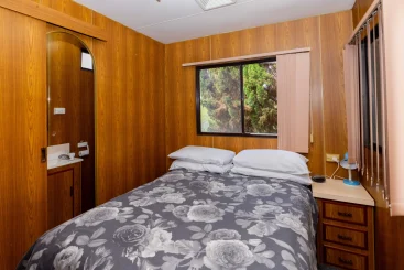 1 Bedroom Budget Bedroom 2