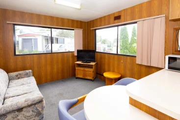 1 Bedroom Budget Lounge 2