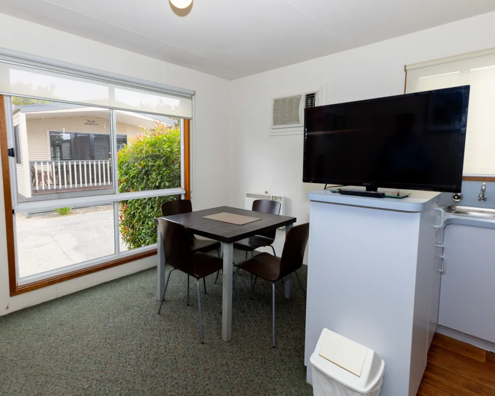 1 bedroom basic - 1 BR Basic Dining