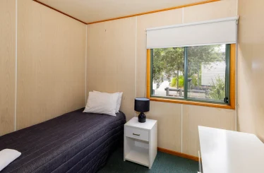 2 Bedroom Budget Bedroom 2 -2