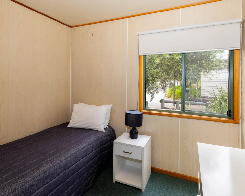 2 Bedroom Budget Bedroom 2 -2