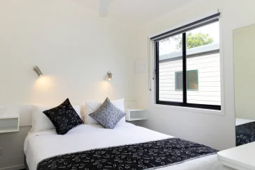 2 bedroom deluxe cabin - Airport Tourist Village Tullamarine (November 25th, 2024) 35