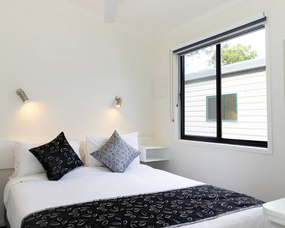 2 bedroom deluxe cabin - Airport Tourist Village Tullamarine (November 25th, 2024) 35