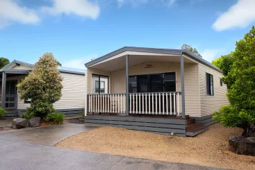 2 bedroom deluxe cabin exterior 2