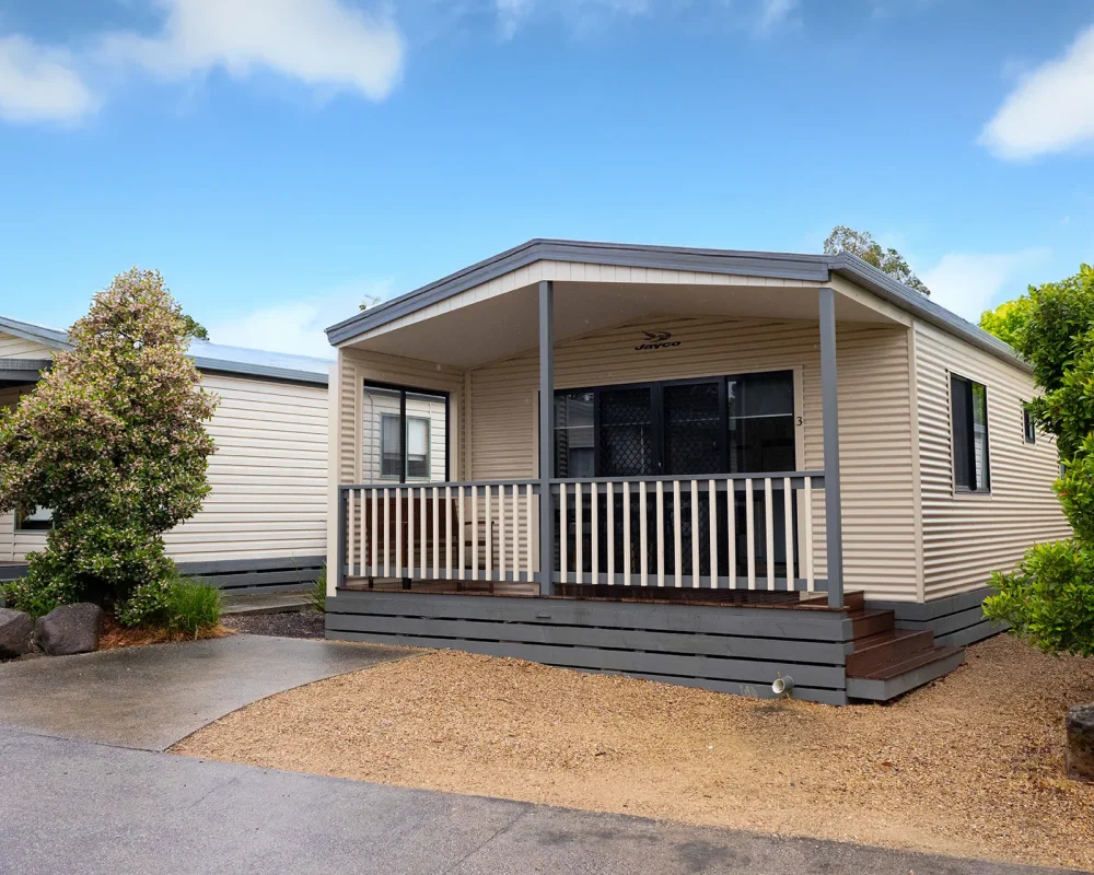 2 bedroom deluxe cabin exterior 2