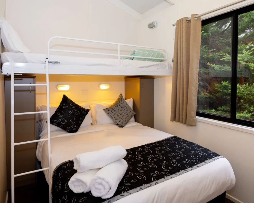 2 bedroom deluxe cabin family - Airport Tourist Village Tullamarine (November 25th, 2024) 63