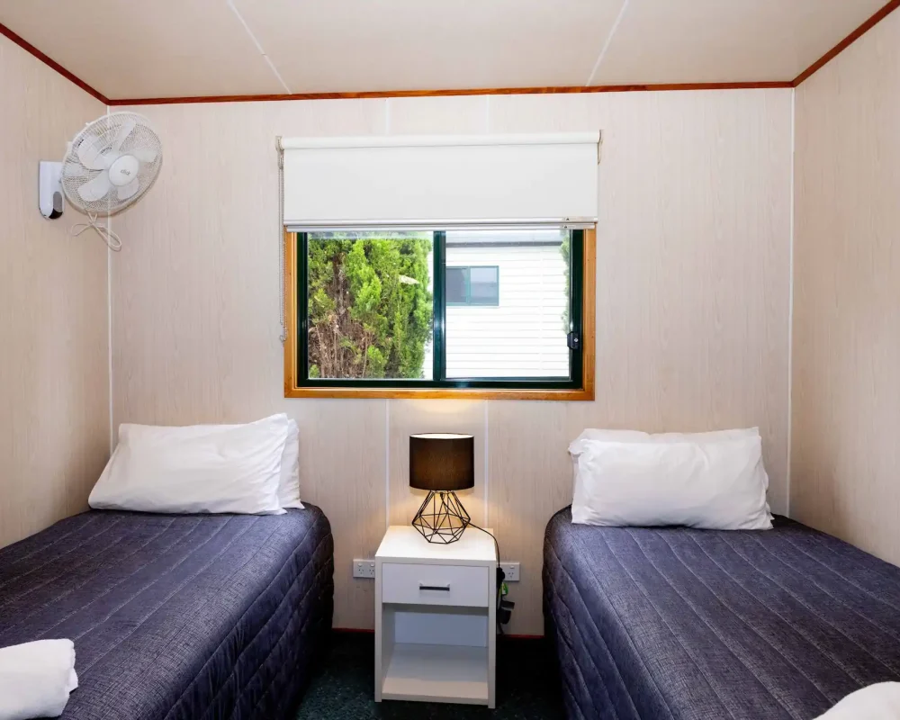 2 bedroom standard cabin - Airport Tourist Village Tullamarine (November 25th, 2024) 17