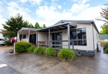 3 bedroom deluxe cabin - Airport Tourist Village Tullamarine (November 25th, 2024) 84