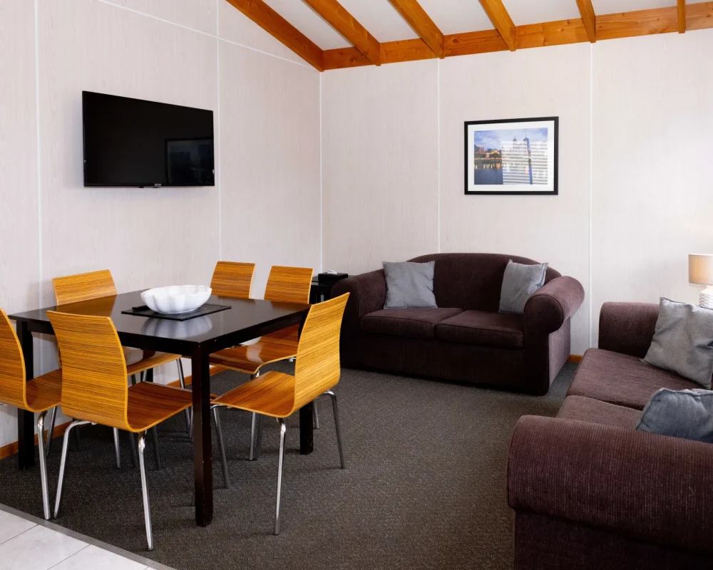 3 bedroom deluxe cabin - Airport Tourist Village Tullamarine (November 25th, 2024) 89