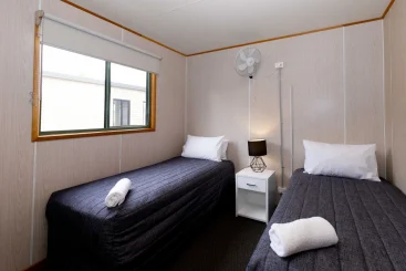 3 bedroom deluxe cabin - Airport Tourist Village Tullamarine (November 25th, 2024) 91