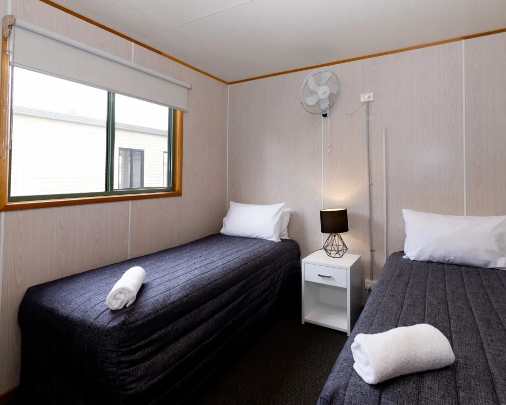 3 bedroom deluxe cabin - Airport Tourist Village Tullamarine (November 25th, 2024) 91