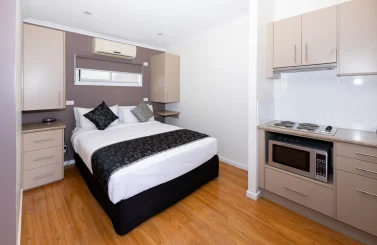 Studio Deluxe Accessible Kitchen 2