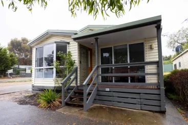 additional 4 bedroom deluxe cabin - Airport Tourist Village Tullamarine (November 25th, 2024) 104