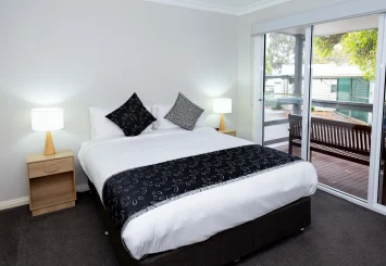 additional 4 bedroom deluxe cabin - Airport Tourist Village Tullamarine (November 25th, 2024) 108
