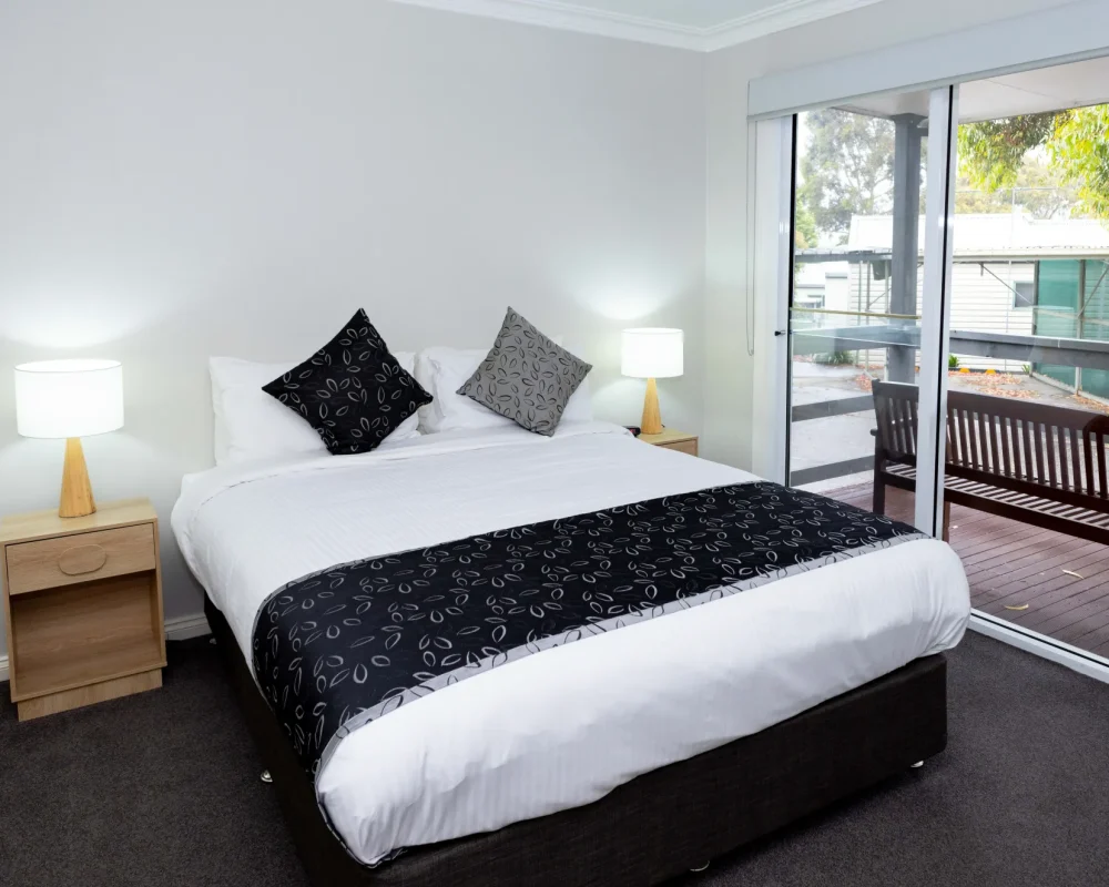 additional 4 bedroom deluxe cabin - Airport Tourist Village Tullamarine (November 25th, 2024) 108