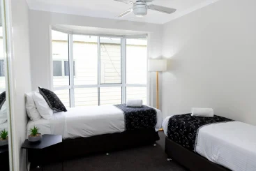 additional 4 bedroom deluxe cabin - Airport Tourist Village Tullamarine (November 25th, 2024) 114